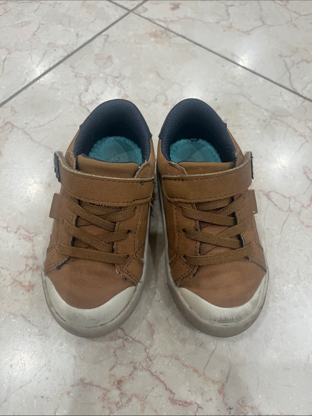 Super cute Dr. Scholls toddler boy shoes